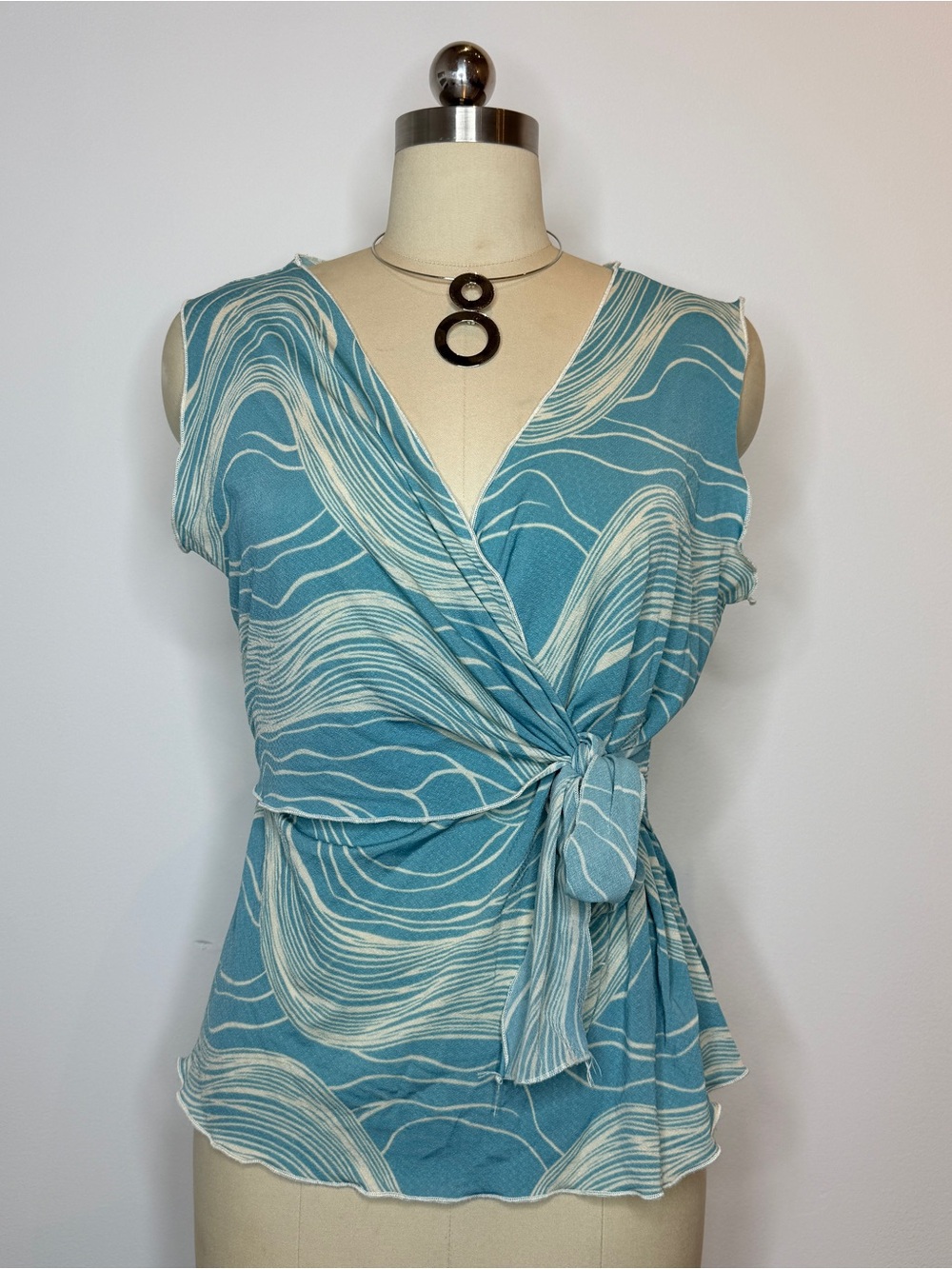 Blue wave top